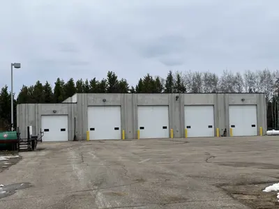 Pinewood five-door garage